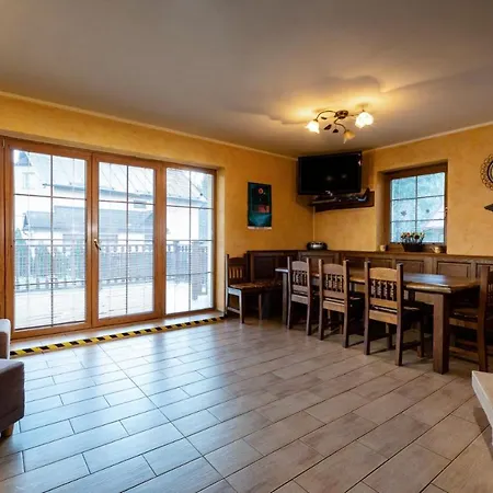 Hébergement de vacances Josta - 4 Spalne - 3 Kupelne - Kryty Altanok - Skibus Zastavka - Wifi *