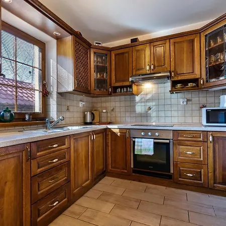 Josta - 4 Spalne - 3 Kupelne - Kryty Altanok - Skibus Zastavka - Wifi Jezersko