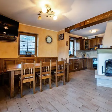 Josta - 4 Spalne - 3 Kupelne - Kryty Altanok - Skibus Zastavka - Wifi 펜션 예제르스코